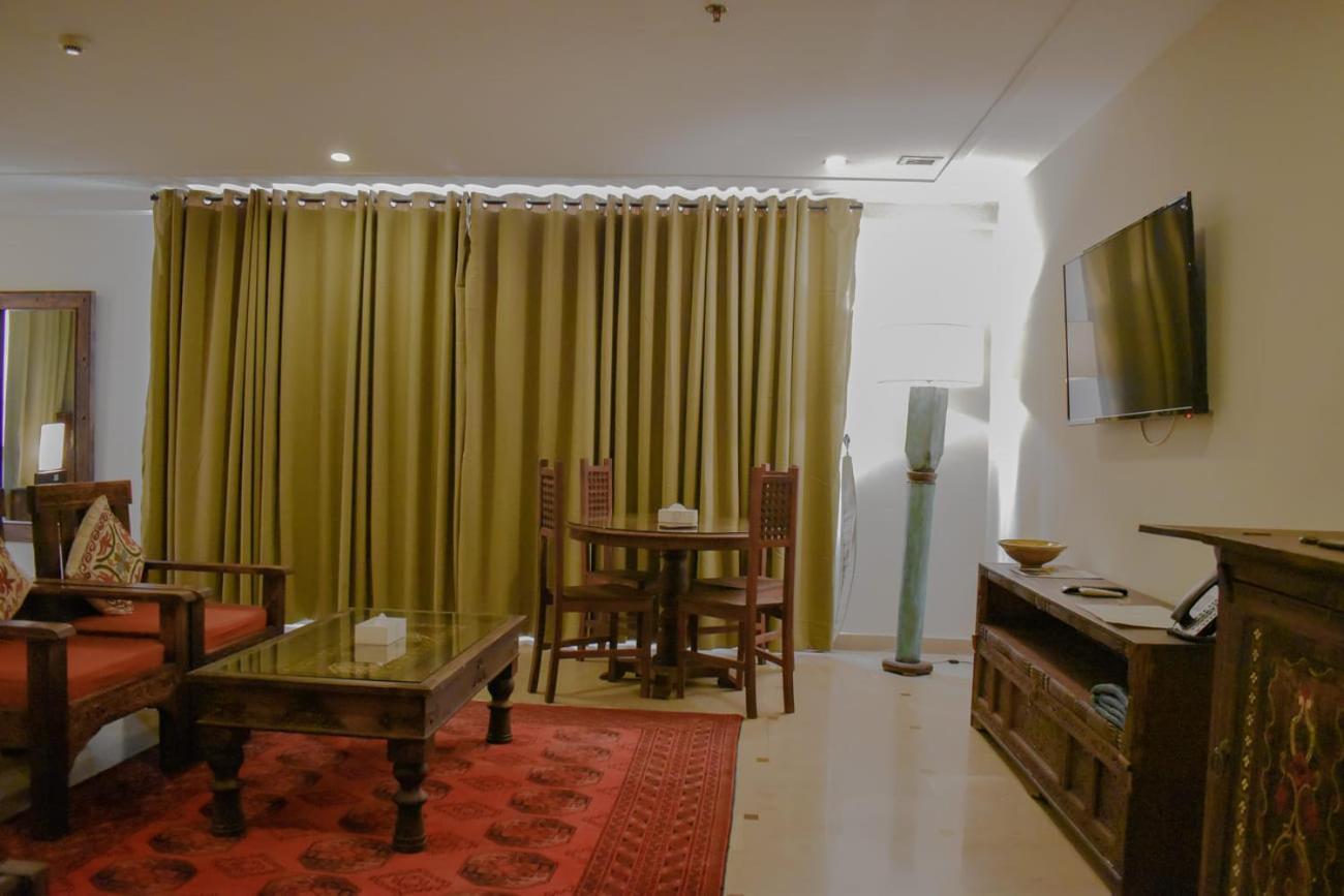 Roomy Signature Hotel, Islamabad Eksteriør bilde